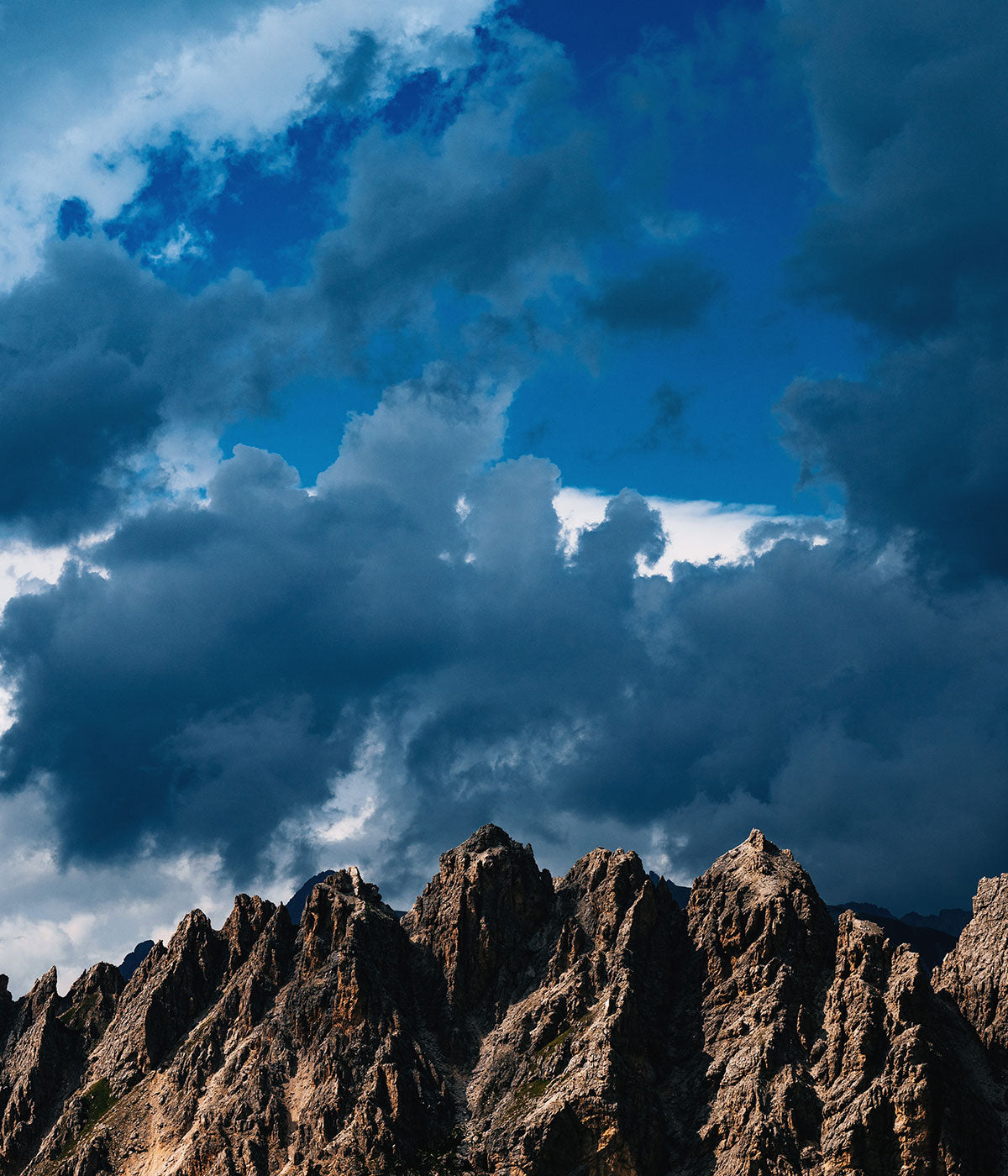 Summer Mountaineering. Risks and safety tips.